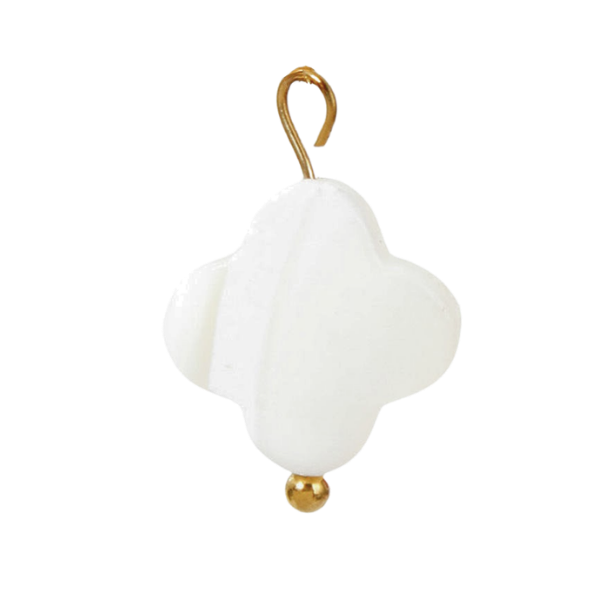 clover pendant gold