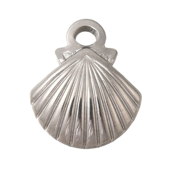 Silver scallop shell pendant 