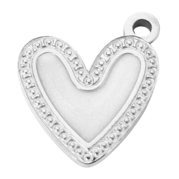 Silver heart-shaped pendant 